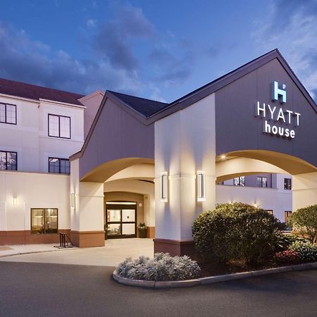 Hyatt House Boston Waltham Hotel Exterior foto